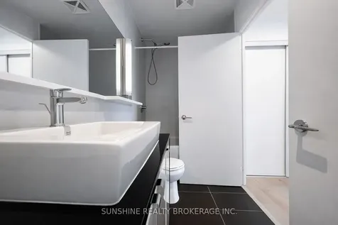 72 Esther Shiner Boulevard Toronto ON M2K 0C4