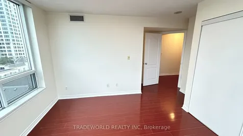 8 Rean Drive Toronto ON M2K 3B9