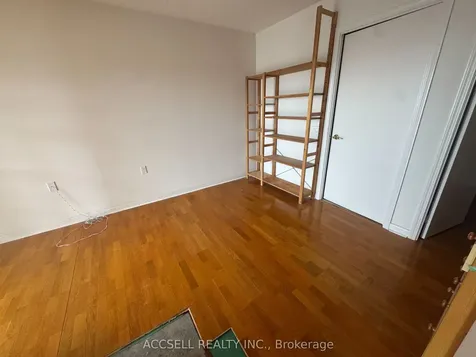 650 Lawrence Avenue W Toronto ON M6A 3E8