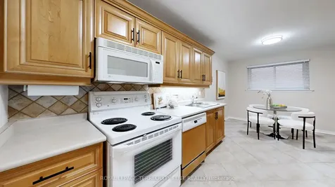 27 Doverwood Court Toronto ON M2M 2G6