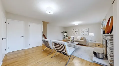 27 Doverwood Court Toronto ON M2M 2G6