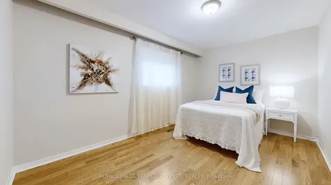 27 Doverwood Court Toronto ON M2M 2G6