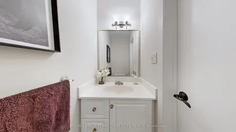 27 Doverwood Court Toronto ON M2M 2G6