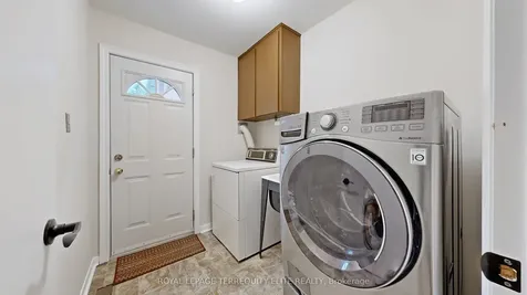 27 Doverwood Court Toronto ON M2M 2G6