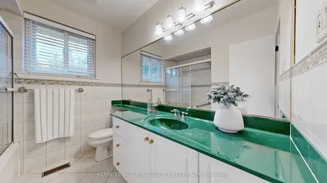 27 Doverwood Court Toronto ON M2M 2G6