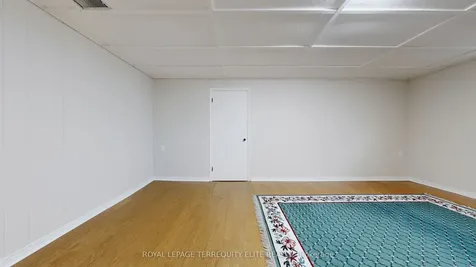 27 Doverwood Court Toronto ON M2M 2G6