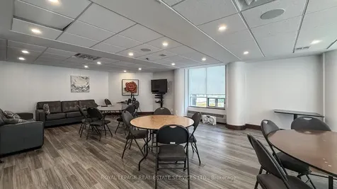 1121 Steeles Avenue Toronto ON M2R 3W7