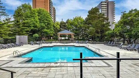 1121 Steeles Avenue Toronto ON M2R 3W7