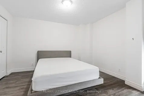 11 St Joseph Street Toronto ON M4Y 3G4