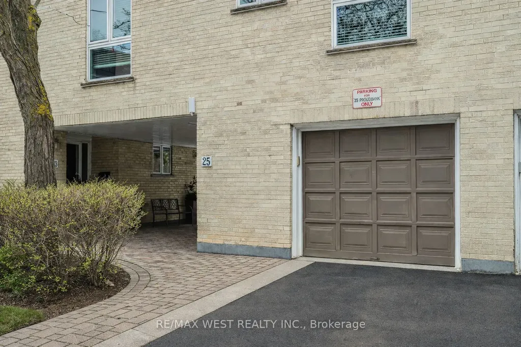 25 Proudbank Millway N/a Toronto ON M2L 1P3