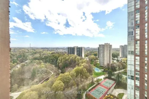 7 Concorde Place Toronto ON M3C 3N4