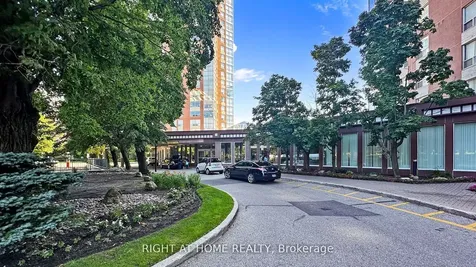 7 Concorde Place Toronto ON M3C 3N4