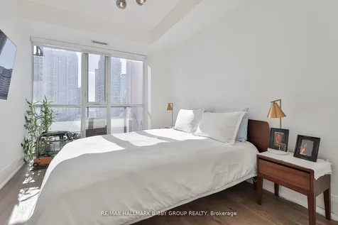 560 Front Street W Toronto ON M5V 1C1