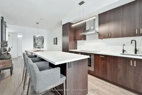 560 Front Street W Toronto ON M5V 1C1