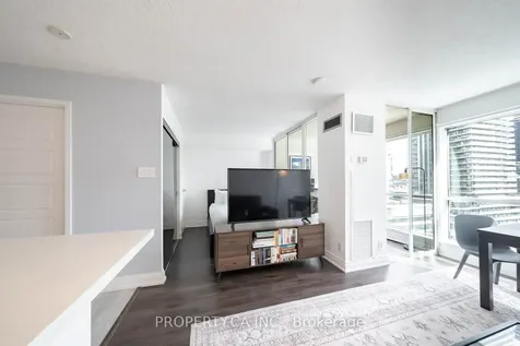 10 Yonge Street Toronto ON M5E 1R4