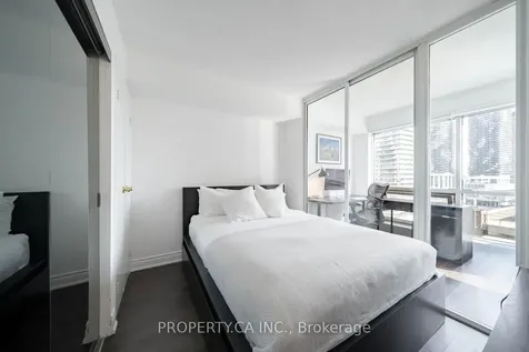 10 Yonge Street Toronto ON M5E 1R4