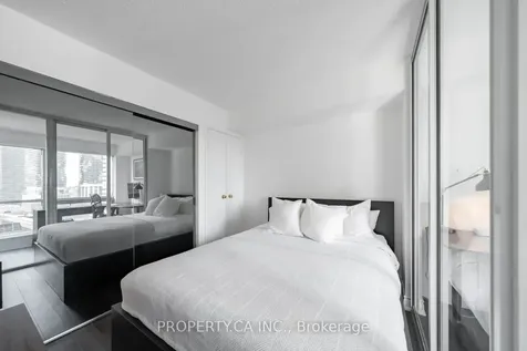 10 Yonge Street Toronto ON M5E 1R4