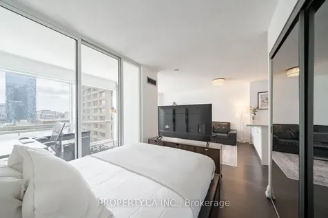 10 Yonge Street Toronto ON M5E 1R4