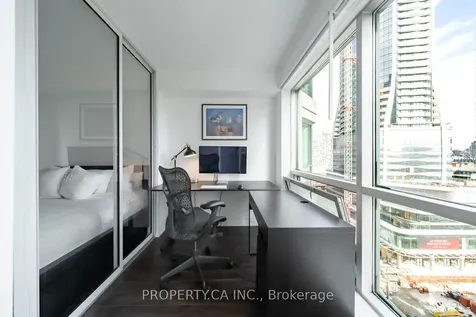 10 Yonge Street Toronto ON M5E 1R4