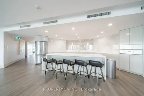 10 Yonge Street Toronto ON M5E 1R4