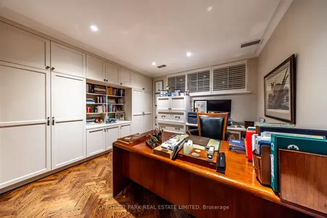 2 Doncliffe Place Toronto ON M4N 2R1