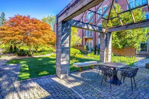 2 Doncliffe Place Toronto ON M4N 2R1