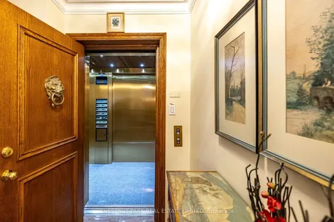 2 Doncliffe Place Toronto ON M4N 2R1