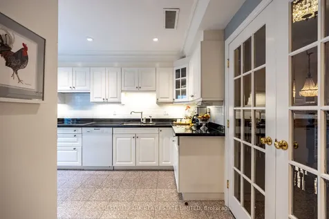 2 Doncliffe Place Toronto ON M4N 2R1