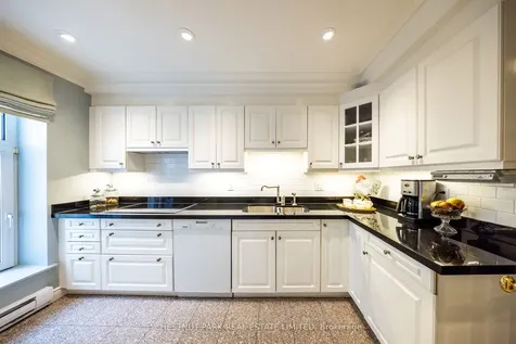 2 Doncliffe Place Toronto ON M4N 2R1