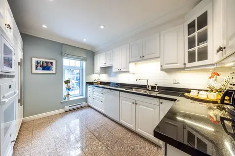 2 Doncliffe Place Toronto ON M4N 2R1