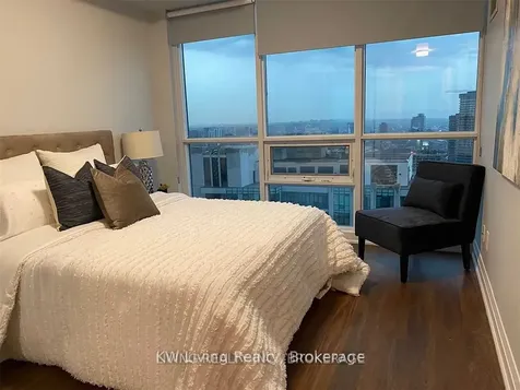 16 Harbour Street Toronto ON M5J 2Z7
