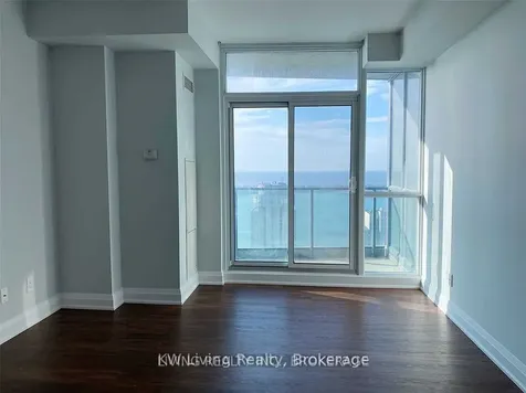 16 Harbour Street Toronto ON M5J 2Z7