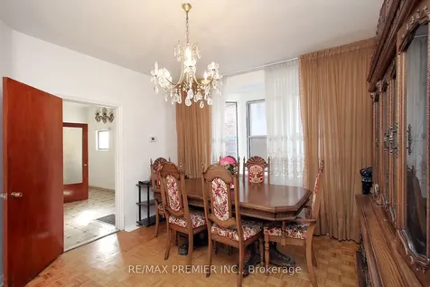 172 Lauder Avenue Toronto ON M6E 3H4