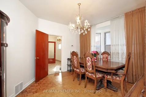 172 Lauder Avenue Toronto ON M6E 3H4