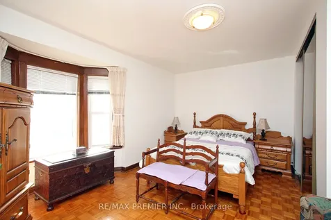 172 Lauder Avenue Toronto ON M6E 3H4