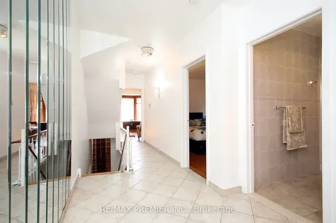 172 Lauder Avenue Toronto ON M6E 3H4