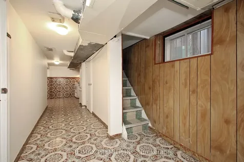 172 Lauder Avenue Toronto ON M6E 3H4