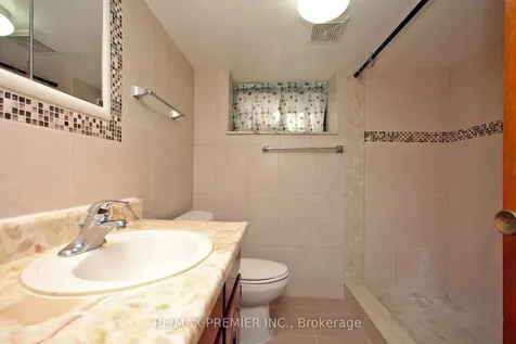 172 Lauder Avenue Toronto ON M6E 3H4