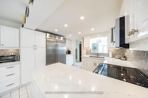 65 Spring Garden Avenue Toronto ON M2N 6H9