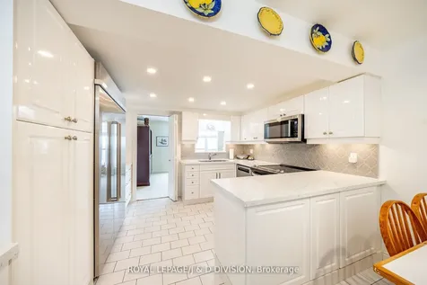 65 Spring Garden Avenue Toronto ON M2N 6H9