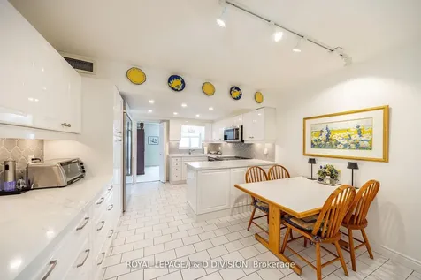 65 Spring Garden Avenue Toronto ON M2N 6H9