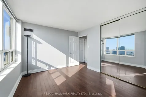 215 Wynford Drive Toronto ON M3C 3P5