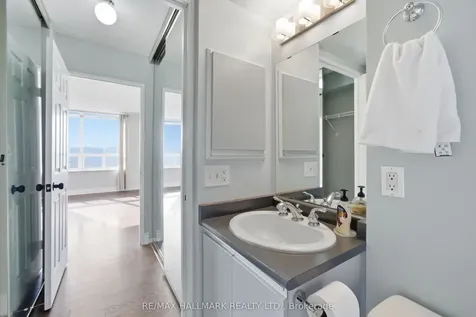 215 Wynford Drive Toronto ON M3C 3P5