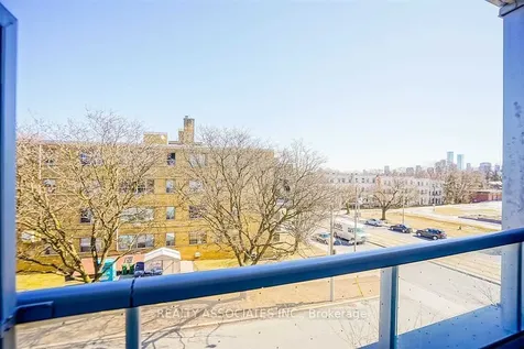 6 Parkwood Avenue Toronto ON M4V 1V1