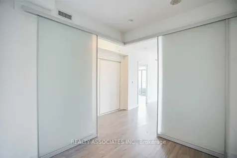 6 Parkwood Avenue Toronto ON M4V 1V1