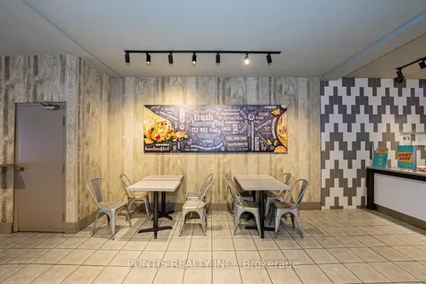 4918 Yonge Street Toronto ON M2N 5N5