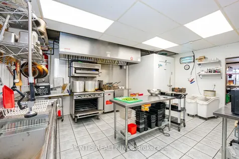 4918 Yonge Street Toronto ON M2N 5N5