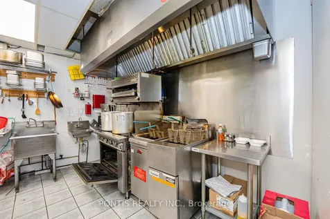4918 Yonge Street Toronto ON M2N 5N5
