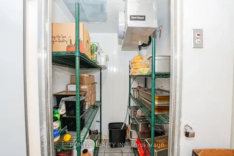 4918 Yonge Street Toronto ON M2N 5N5