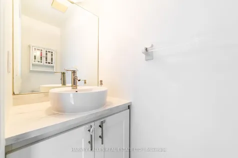 139 Kingsdale Avenue Toronto ON M2N 3W8